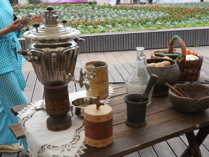 Читинцы и гости города попробовали чай от жены декабриста: рецепт повторили на гастрофестивале 